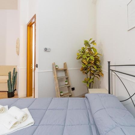 Andrea'S Hotel Лече Екстериор снимка