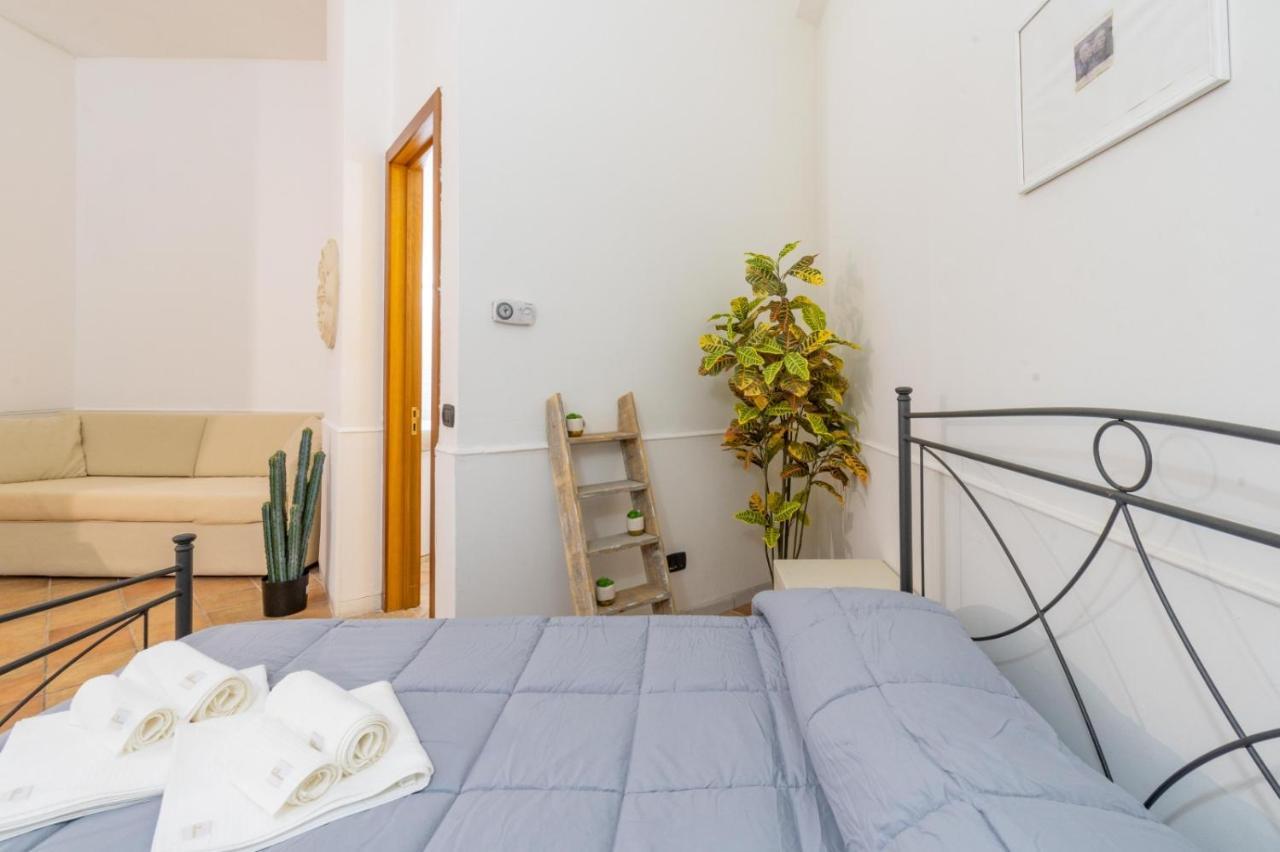 Andrea'S Hotel Лече Екстериор снимка