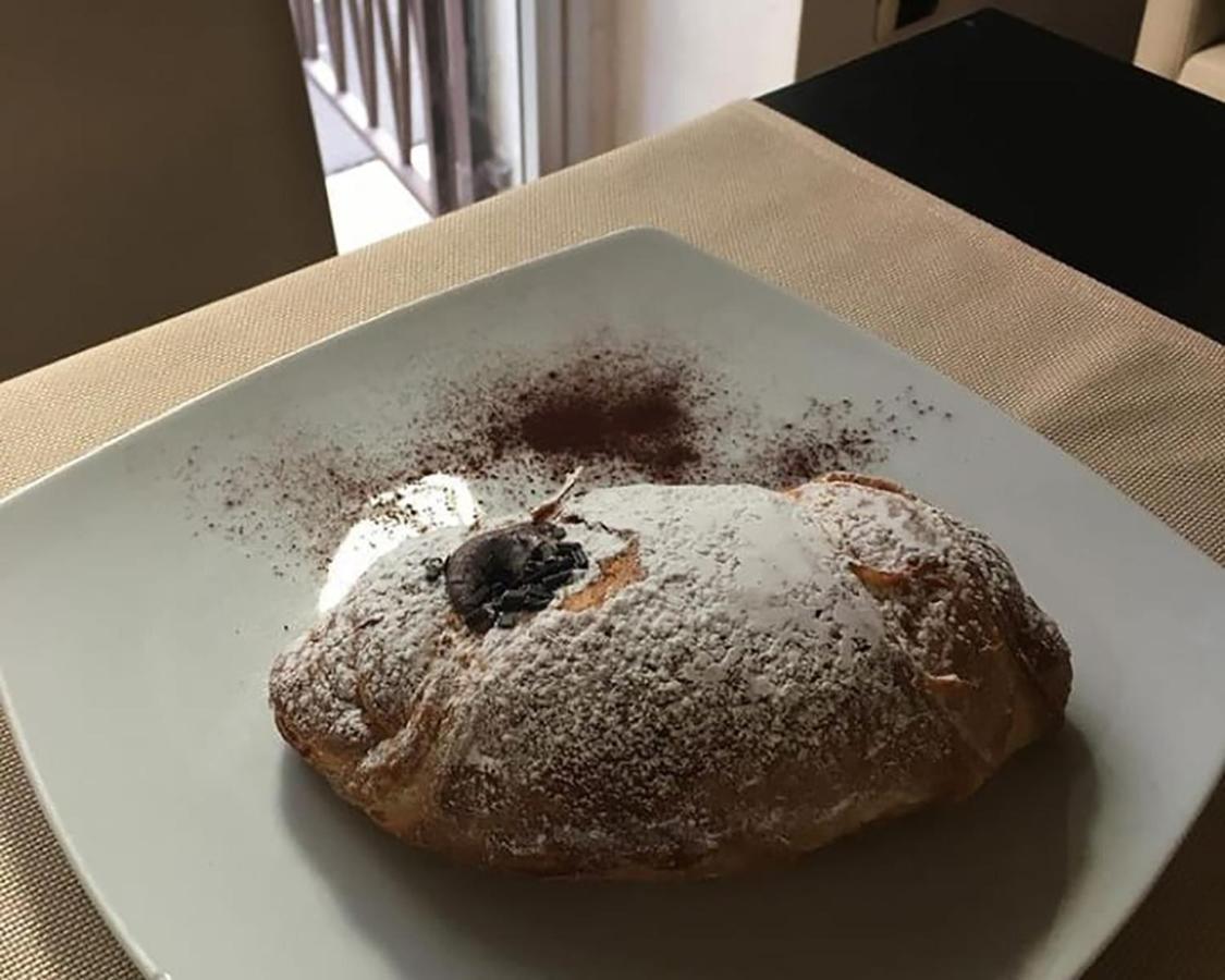 Andrea'S Hotel Лече Екстериор снимка