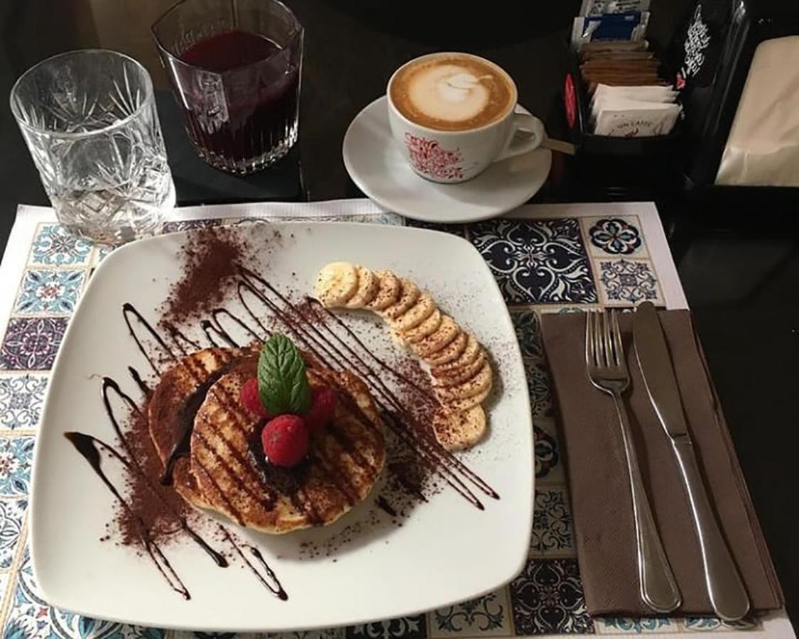 Andrea'S Hotel Лече Екстериор снимка