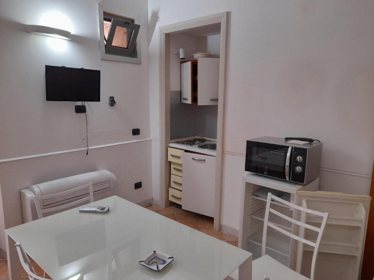 Andrea'S Hotel Лече Екстериор снимка